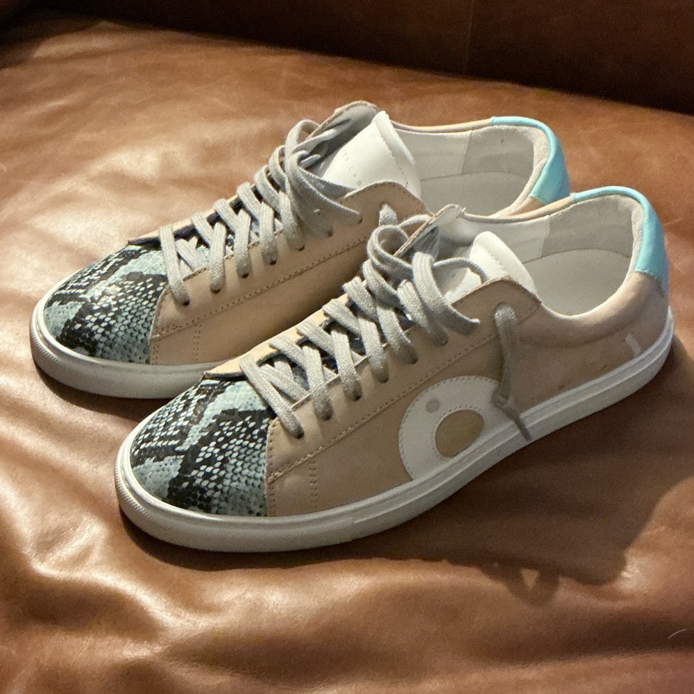 Oliver Cabell Tan and Blue Women's Sneakers - Like New